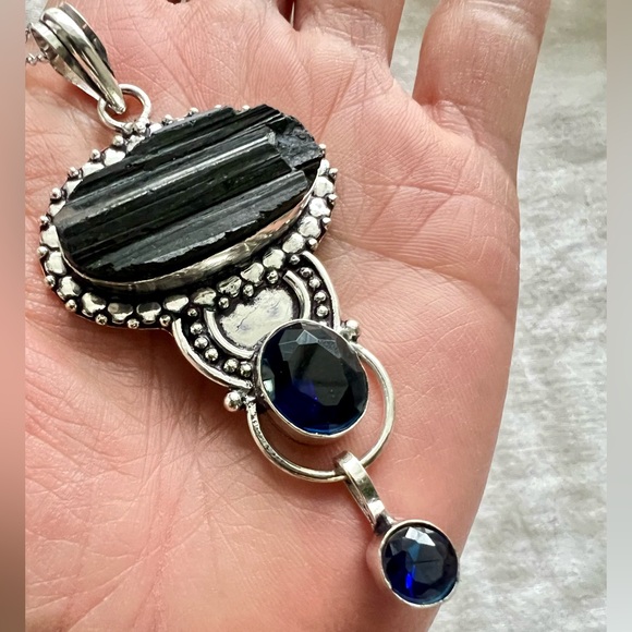 925 Gorgeous! Ornate RAW Black Tourmaline + Tanzanite Pendant Necklace - Picture 3 of 9